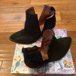 Jeffery Campbell Hunt the Plains ankle boot